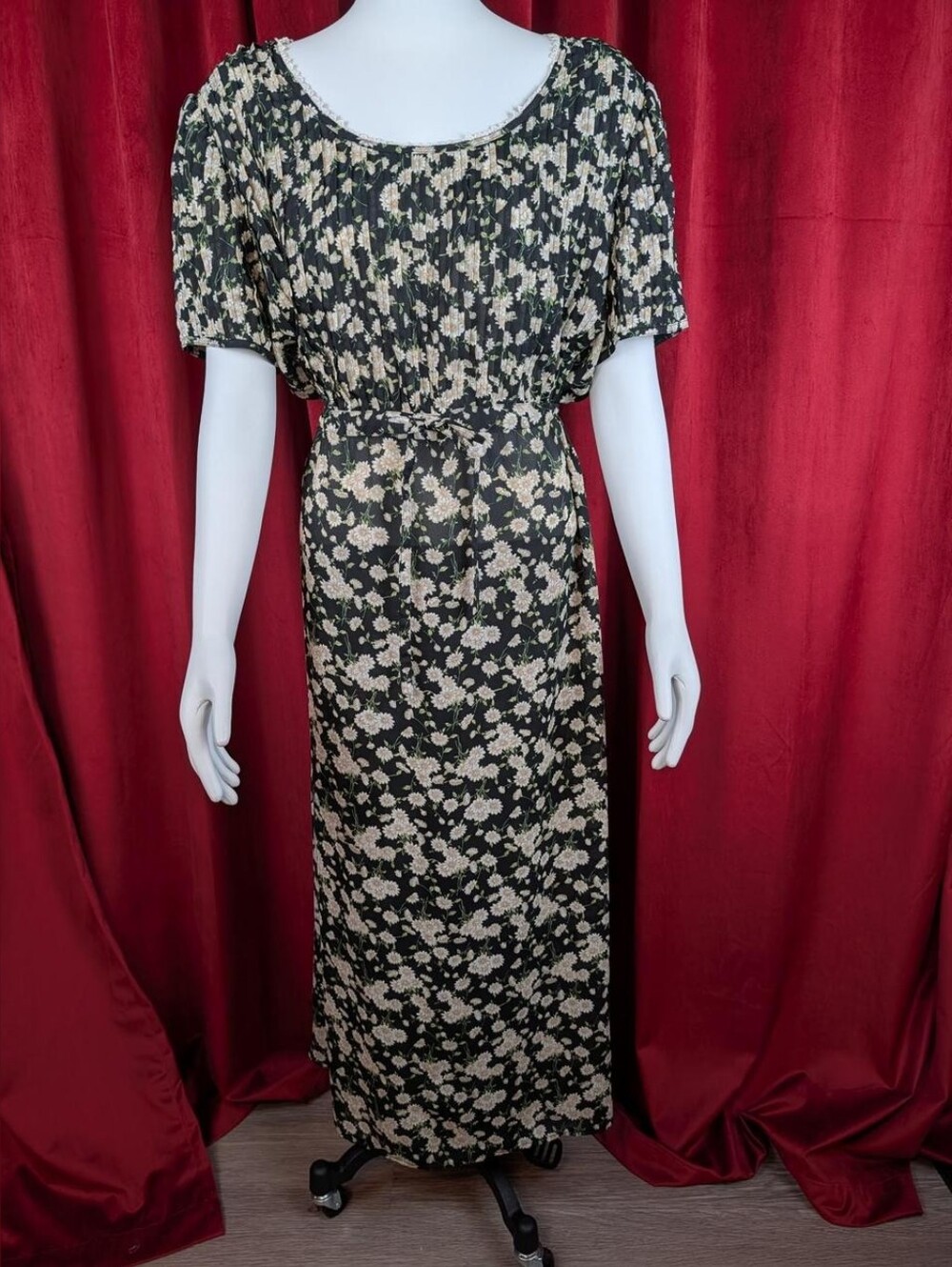 Vintage 90's Karin Stevens Black, White, & Green Floral Daisy Sheer Dress